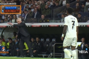 安切洛蒂比赛中“警告”维尼修斯：如果不参与防守就换下